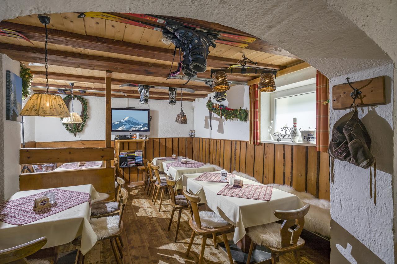Haus Tirol Hotel Brixen im Thale Bagian luar foto